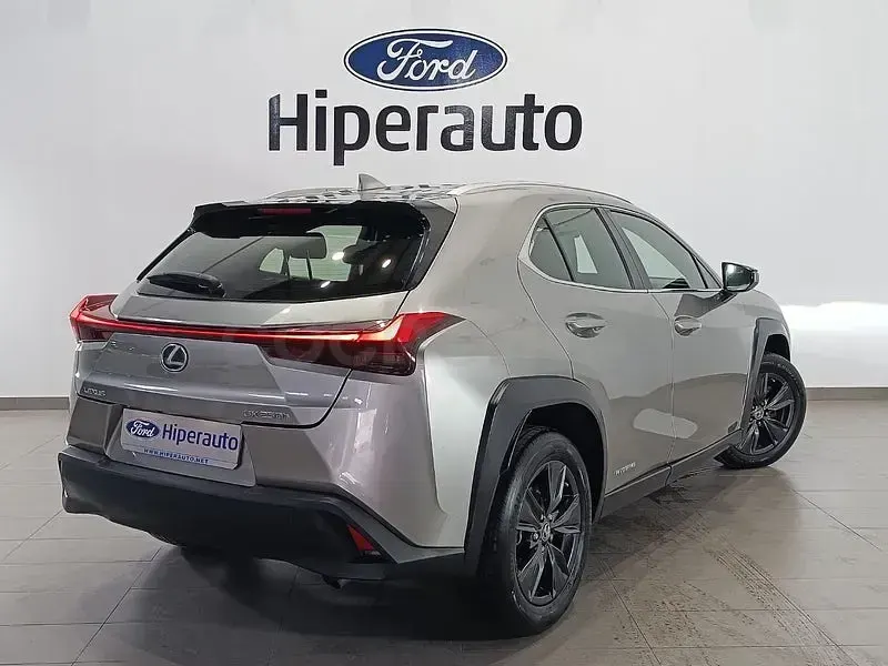 Usado Lexus UX Business Edition 184 CV (135 kW) 2021 Gris / plata SUV