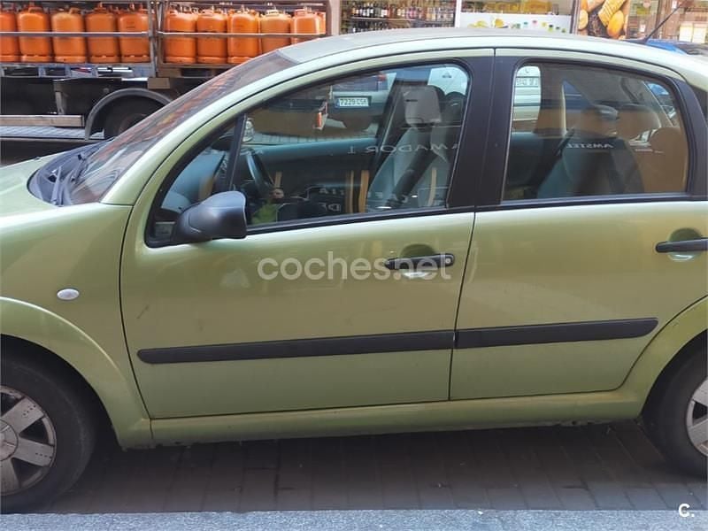 Usado Citroën C3 75 CV (55 kW) 2002 Verde Utilitario