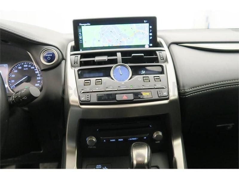 Usado Lexus NX300h Executive Line 197 CV (144 kW) 2018 Blanco SUV