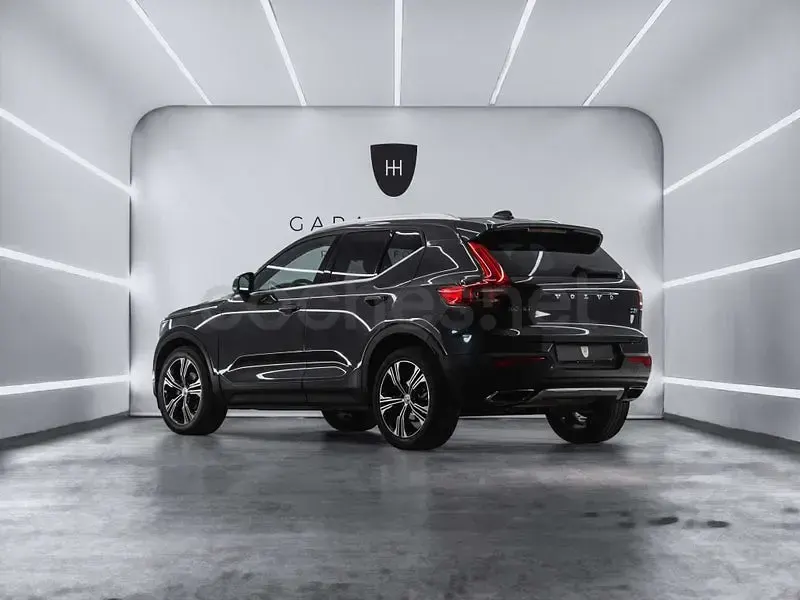 Usado Volvo XC40 Inscription 150 CV (110 kW) 2019 Gris / plata SUV
