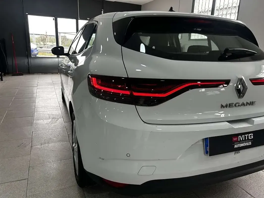 Usado Renault Mégane Equilibre 116 CV (85 kW) 2023 Blanco Utilitario