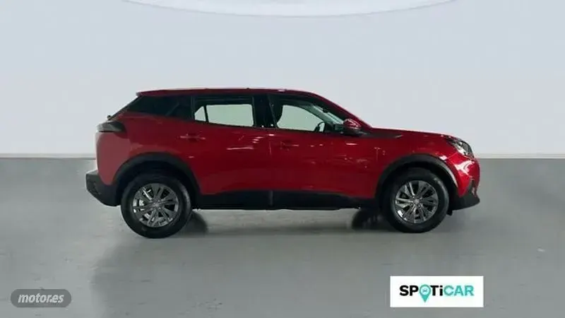 Usado Peugeot 2008 Active 100 CV (73 kW) 2021 Rojo SUV
