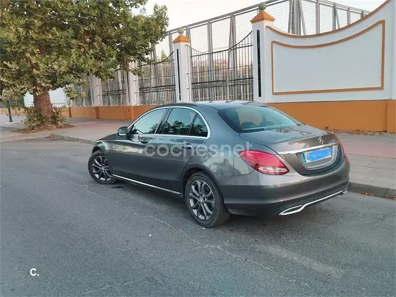 Usado Mercedes C220 Avantgarde 170 CV (125 kW) 2016 Gris / plata Berlina