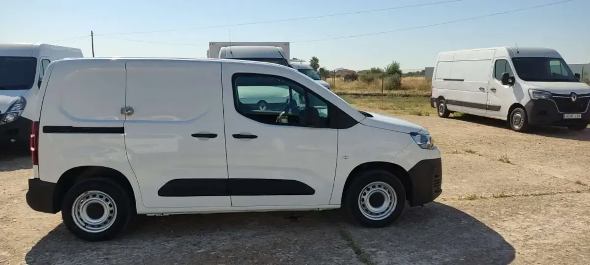 Usado Citroën Berlingo 102 CV (75 kW) 2020 Blanco Monovolumen