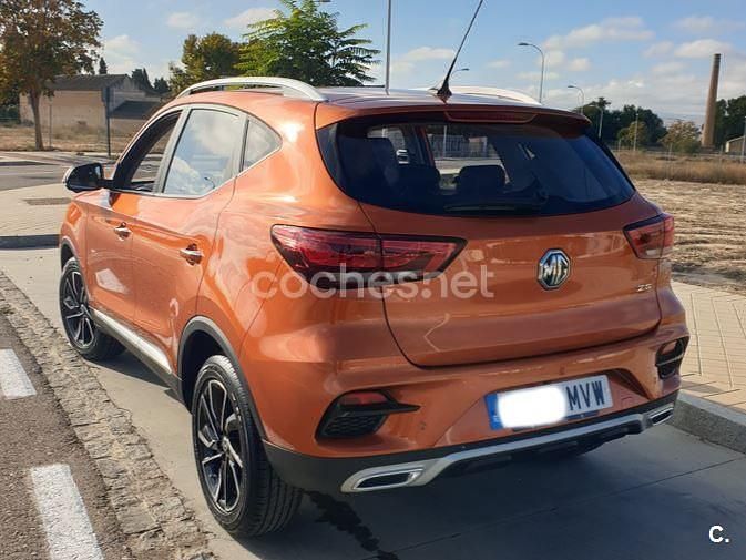 Usado MG ZS Luxury 106 CV (77 kW) 2024 Naranja SUV