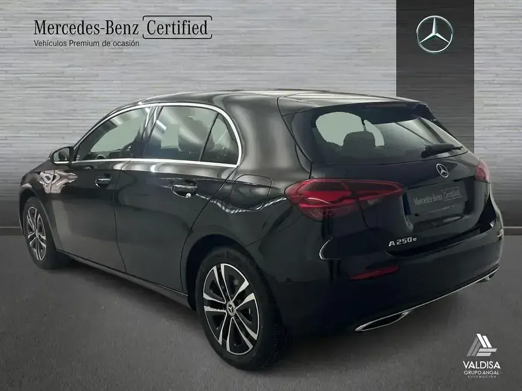 Usado Mercedes A250 218 CV (160 kW) 2026 Negro noche Berlina