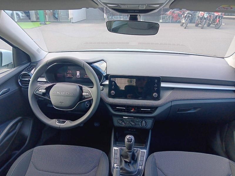 Nuevo Skoda Fabia Selection 95 CV (69 kW) 2025 Blanco luna metalizado Utilitario