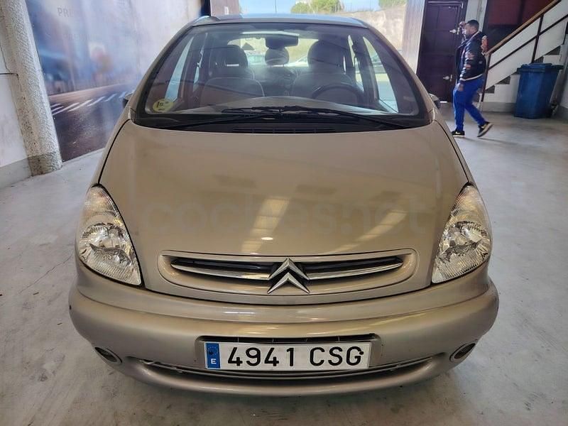 Usado Citroën Xsara Picasso Exclusive 117 CV (86 kW) 2004 Gris / plata Monovolumen