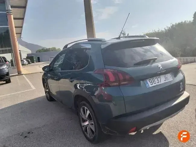 Usado Peugeot 2008 Allure 120 CV (88 kW) 2016 Verde SUV