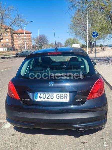 Usado Peugeot 207 Premium 110 CV (80 kW) 2008 Negro Berlina