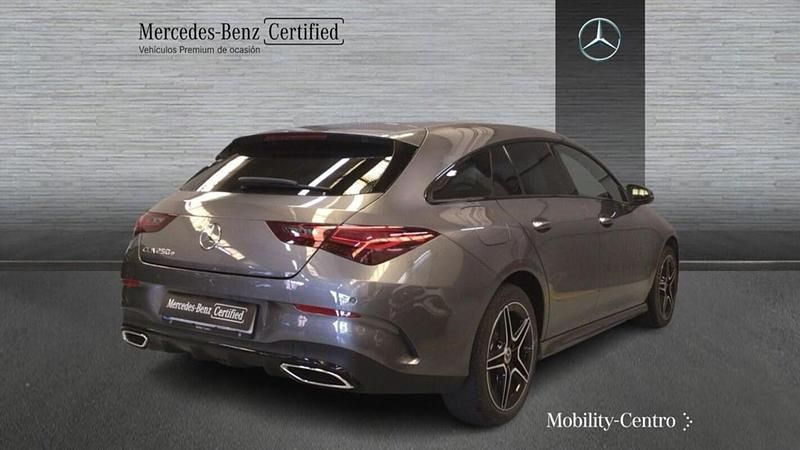 Usado Mercedes CLA250 163 CV (119 kW) 2025 Gris montaña Berlina