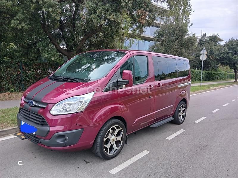 Usado Ford Tourneo Titanium 155 CV (114 kW) 2015 Violeta / lila Monovolumen