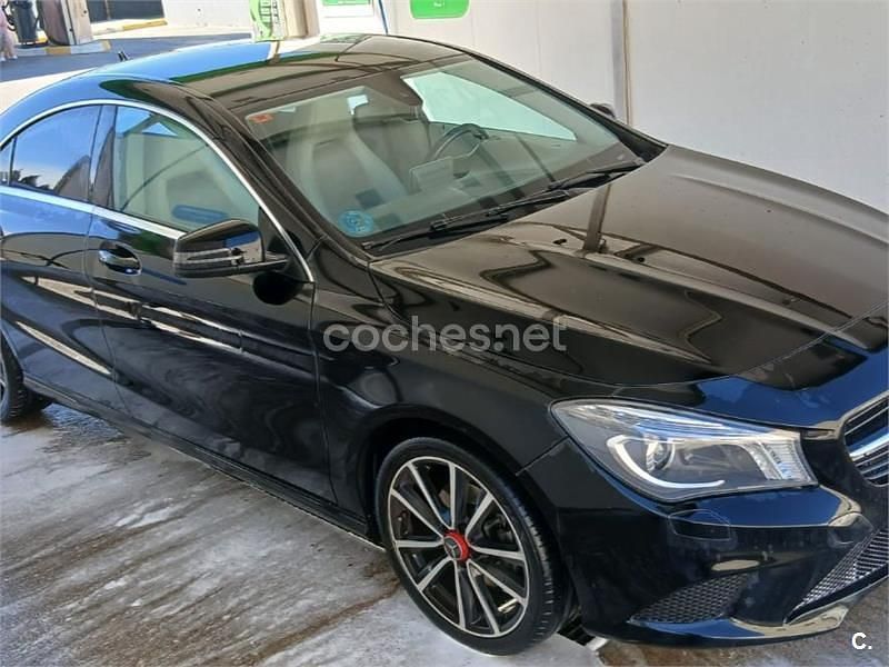 Usado Mercedes CLA200 136 CV (100 kW) 2015 Negro Berlina