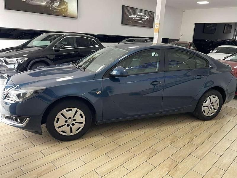 Usado Opel Insignia Selective 120 CV (88 kW) 2016 Azul Berlina