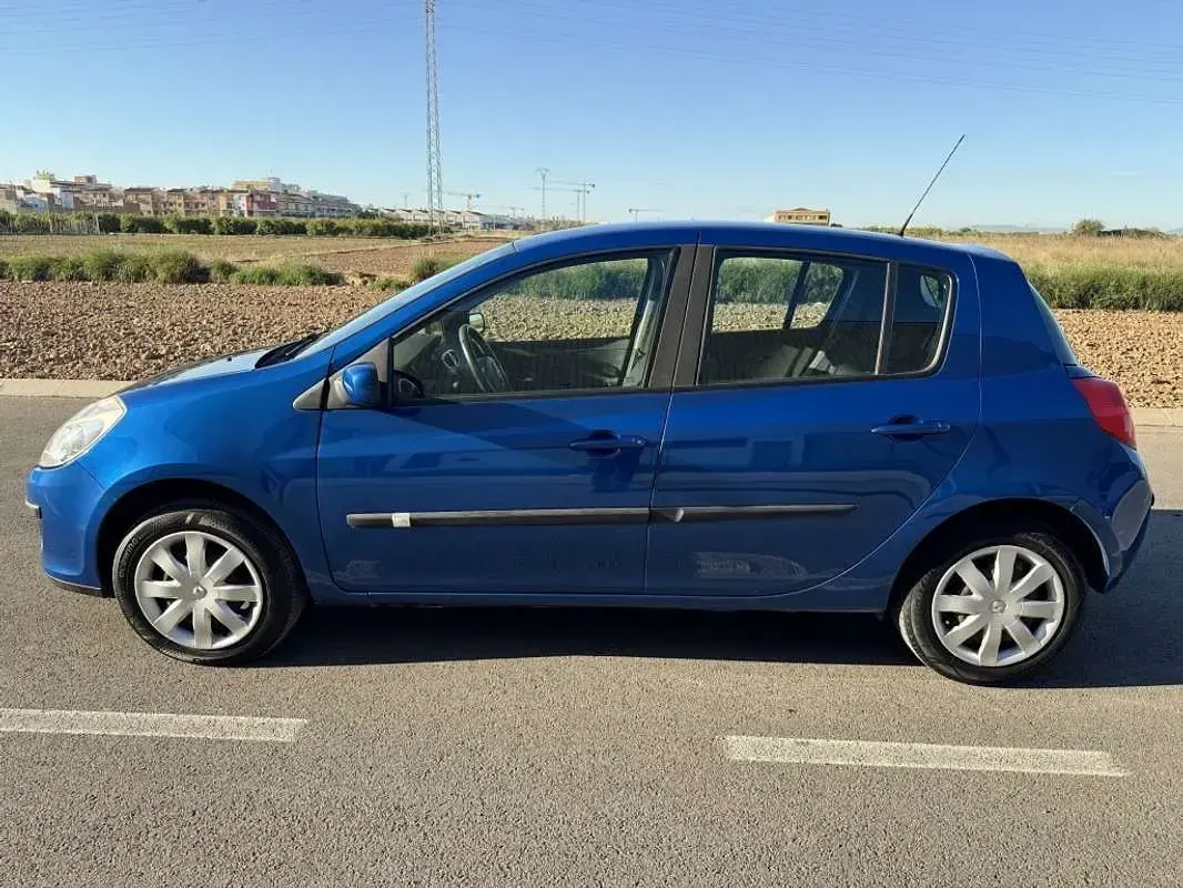 Usado Renault Clio Business 68 CV (50 kW) 2008 Azul Utilitario