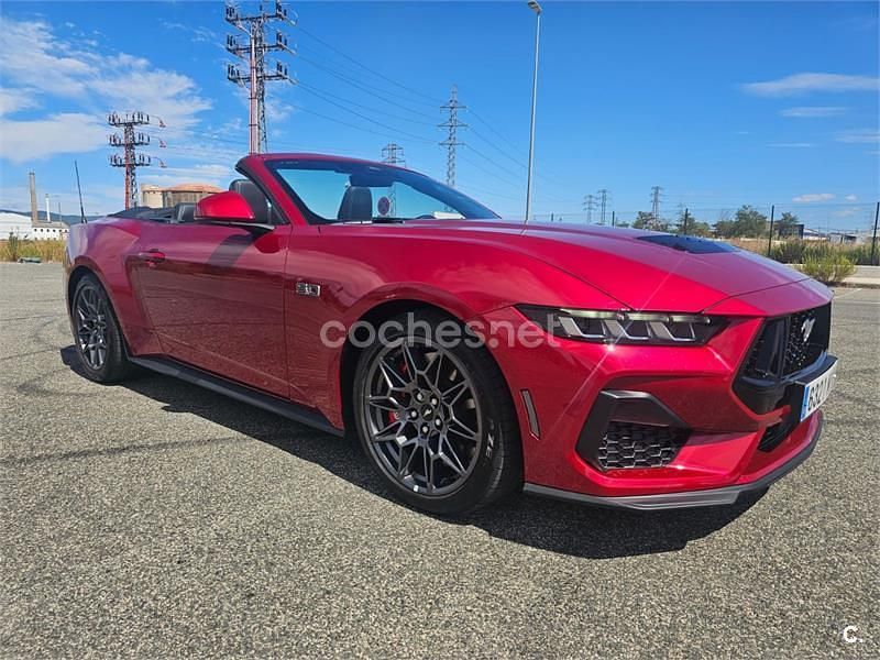 Usado Ford Mustang GT 450 CV (330 kW) 2025 Granate Descapotable