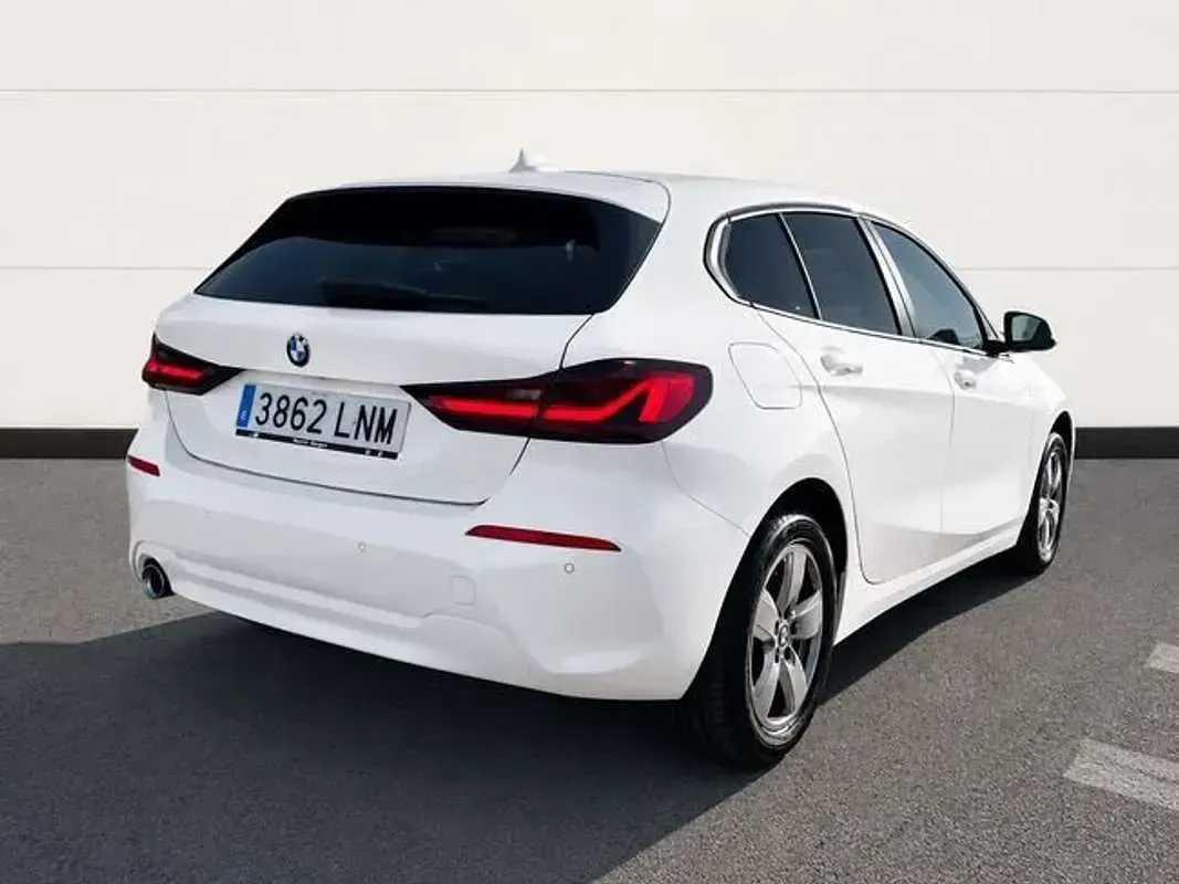 Usado BMW 116 116 CV (85 kW) 2021 Blanco Utilitario