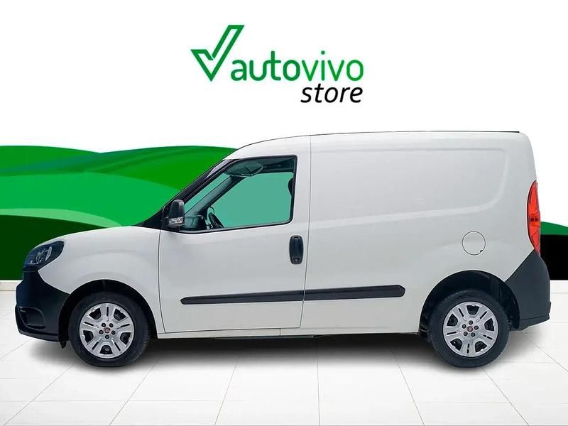 Używany Fiat Doblò 90 KM (66 kW) 2022 Biały Minivan