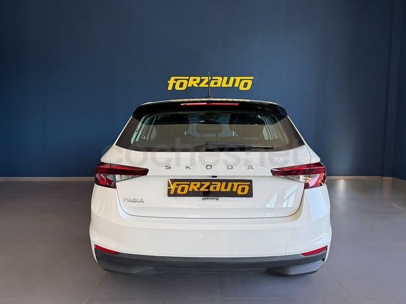 Usado Skoda Fabia Ambition 95 CV (69 kW) 2023 Blanco Utilitario