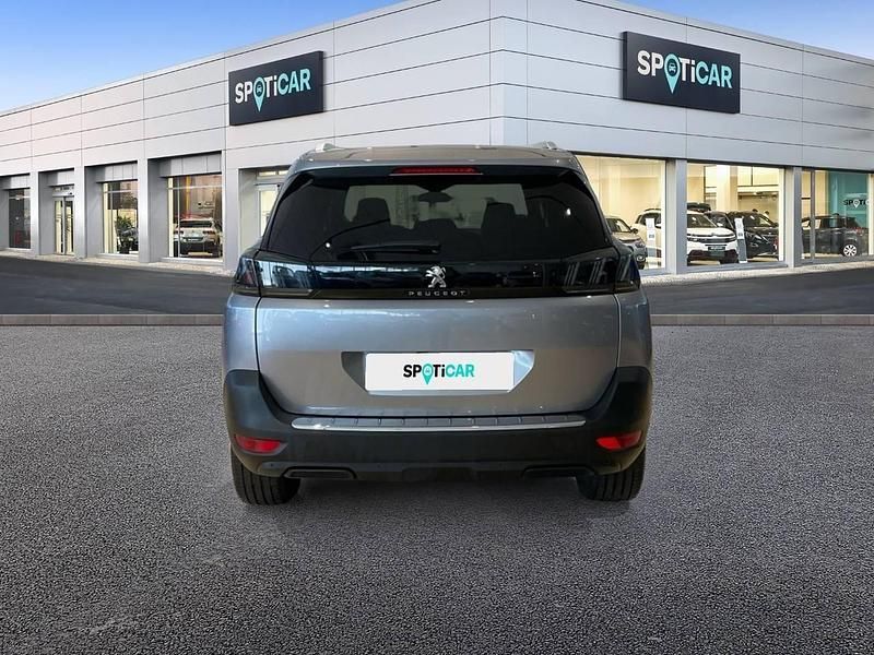 Usado Peugeot 5008 Allure 130 CV (95 kW) 2024 Gris SUV