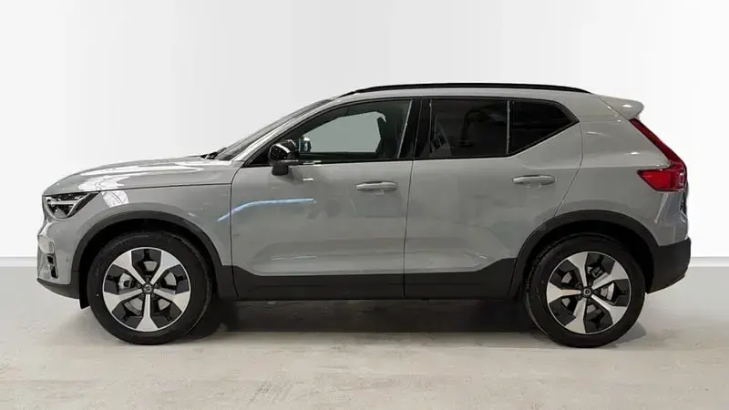 Nuevo Volvo XC40 Plus 197 CV (144 kW) 2025 Gris / plata SUV
