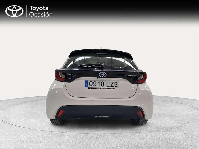 Usado Toyota Yaris Hybrid Business Edition 116 CV (85 kW) 2022 Blanco Utilitario
