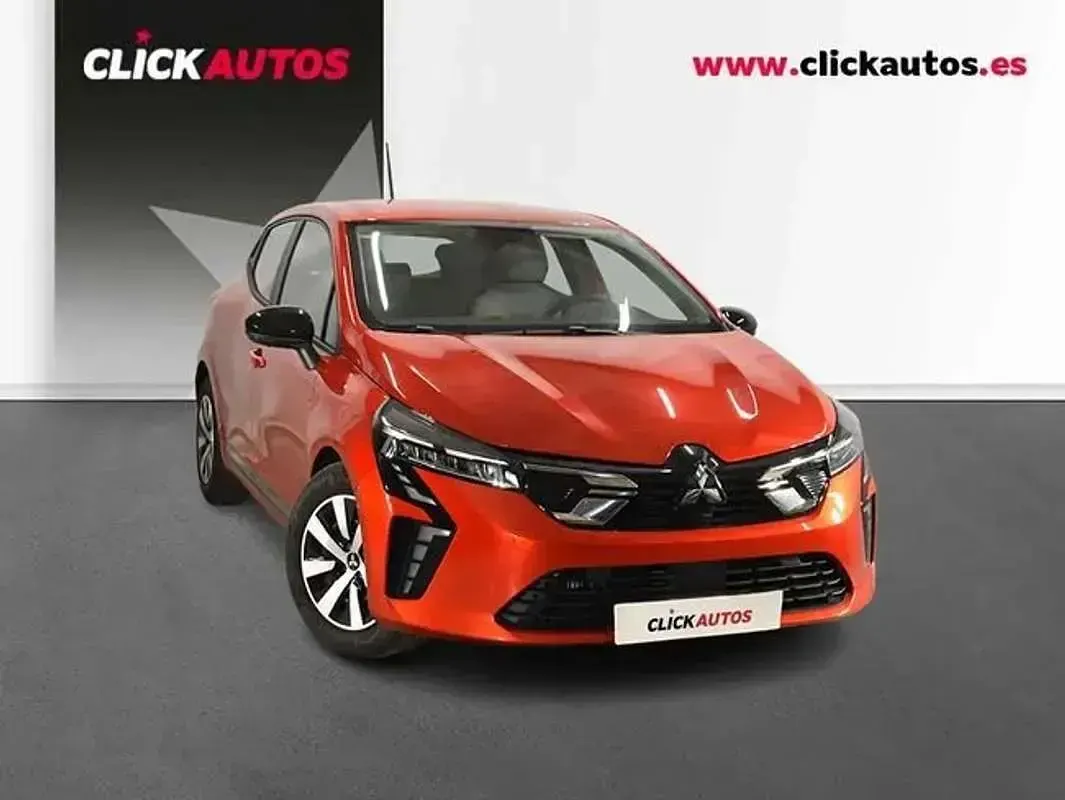 Usado Mitsubishi Colt Motion 91 CV (66 kW) 2025 Rojo Utilitario