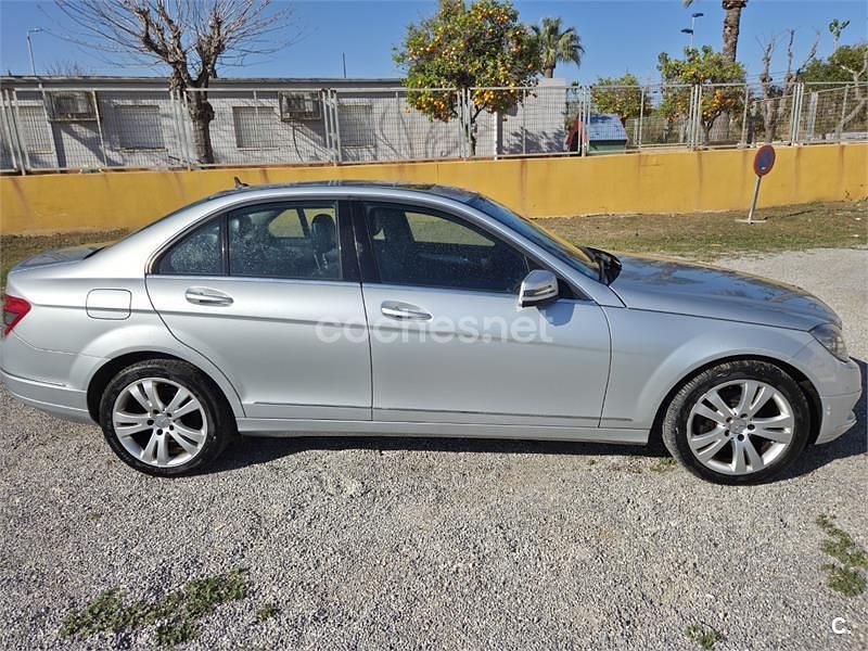 Usado Mercedes C220 Avantgarde 170 CV (125 kW) 2010 Gris / plata Berlina