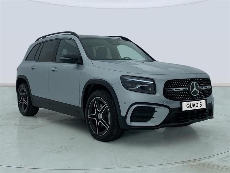Usado Mercedes GLB200 150 CV (110 kW) 2026 Plata hightech SUV