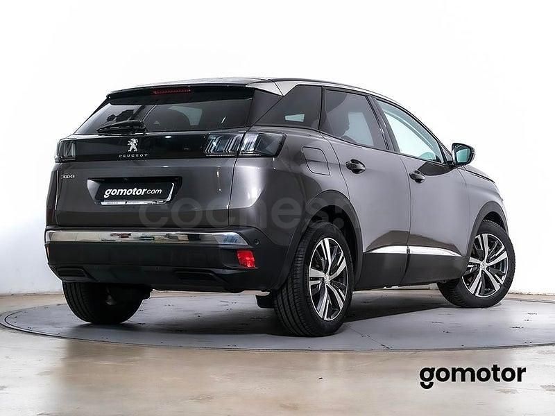 Usado Peugeot 3008 Allure 130 CV (95 kW) 2021 Gris / plata SUV