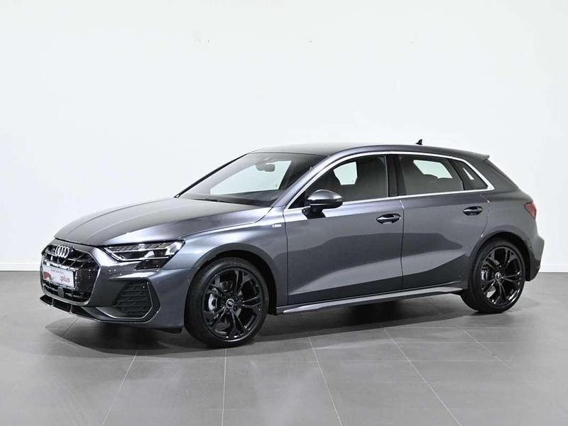 Gris Usado 2025 Audi A3 Sportback Comfort Utilitario | 37.500 € - Imagen 1/4