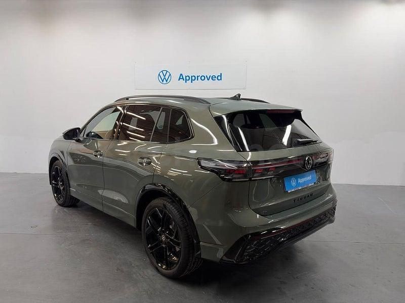 Usado VW Tiguan R-line 150 CV (110 kW) 2024 Verde SUV