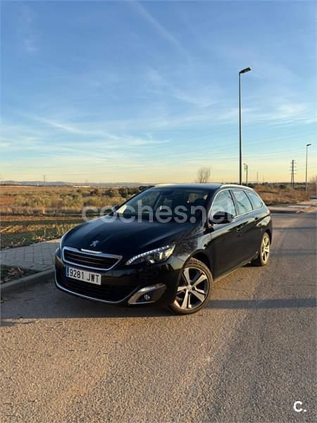 Negro Usado 2017 Peugeot 308 Allure Familiar | 8700 € (Precio justo) - Imagen 1/4