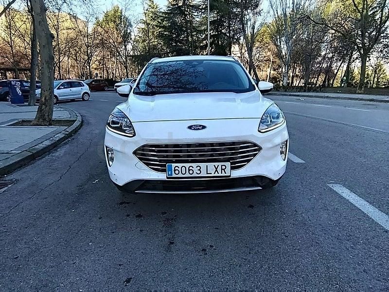 Usado Ford Kuga Titanium 120 HP (88 kW) 2022 Branco SUV