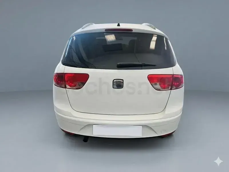 Usado Seat Altea XL Style 105 CV (77 kW) 2010 Blanco Monovolumen