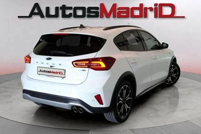 Używany Ford Focus Active 156 KM (114 kW) 2022 Biały Sedan/Limuzyna