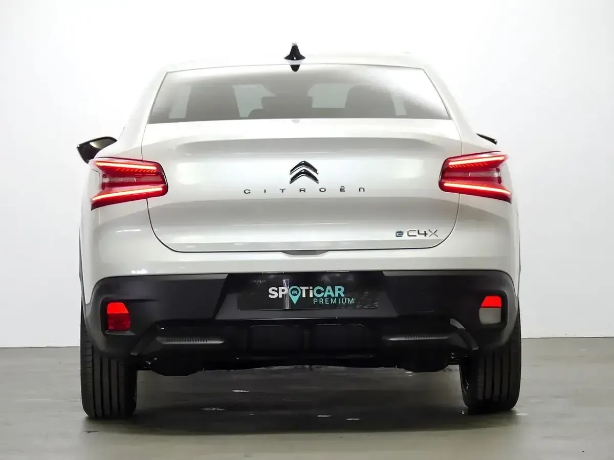 Brugt Citroën e-C4 Shine 100 kW (136 HK) 2022 Hvid Sedan