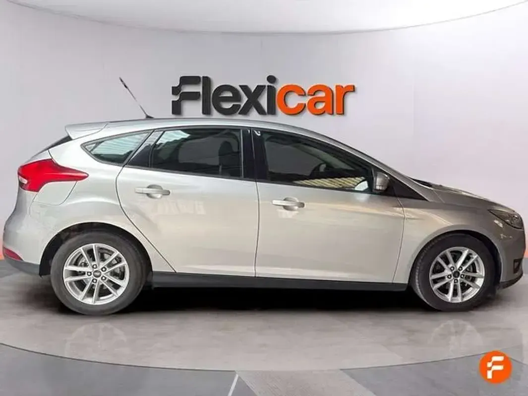 Usado Ford Focus Business Edition 125 CV (91 kW) 2017 Gris Utilitario
