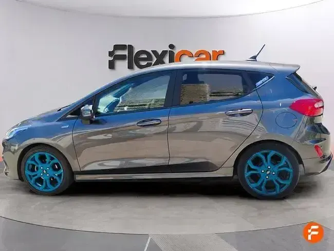 Usado Ford Fiesta Active 95 CV (69 kW) 2020 Gris Utilitario