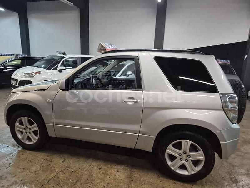 Gris / plata Usado 2007 Suzuki Grand Vitara SUV | 7990 € (Precio justo) - Imagen 1/4
