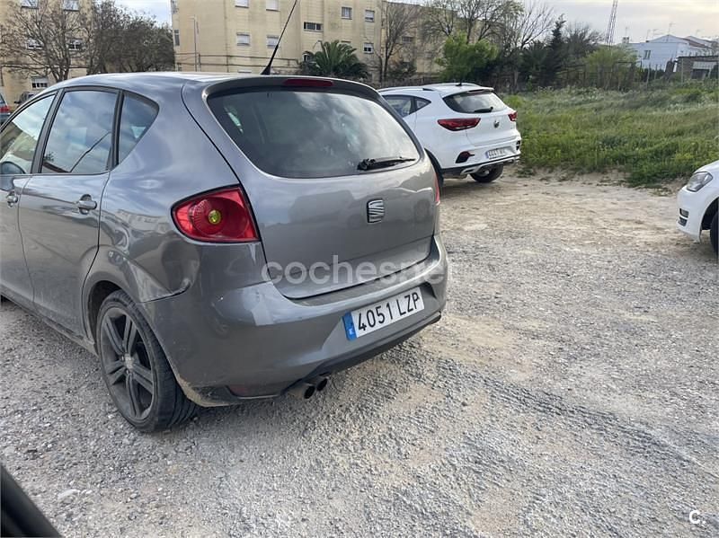 Usado Seat Altea FR 170 CV (125 kW) 2007 Gris / plata Monovolumen