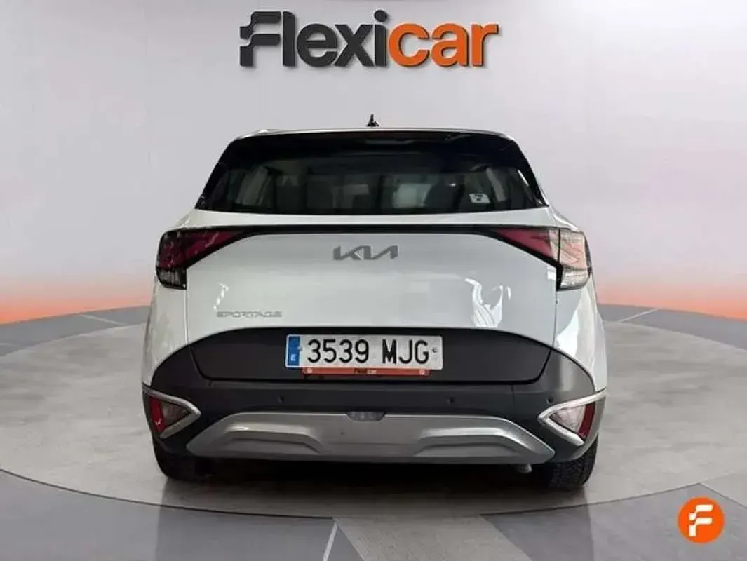 Usado Kia Sportage 136 CV (100 kW) 2023 Blanco SUV