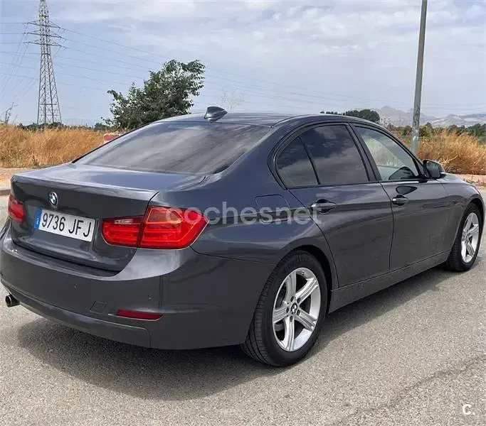 Usado BMW 318 143 CV (105 kW) 2015 Gris / plata Berlina