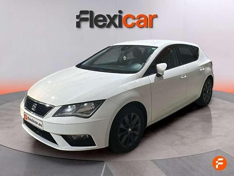 Usado Seat Leon ST Style 131 CV (96 kW) 2018 Blanco Familiar