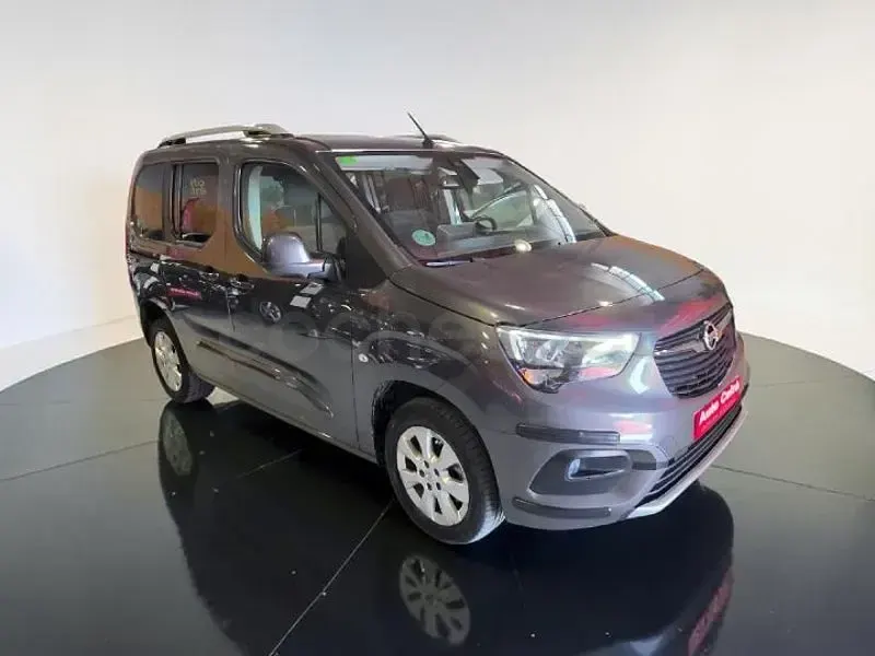 Usado Opel Combo Life Edition+ 131 CV (96 kW) 2020 Gris / plata Monovolumen