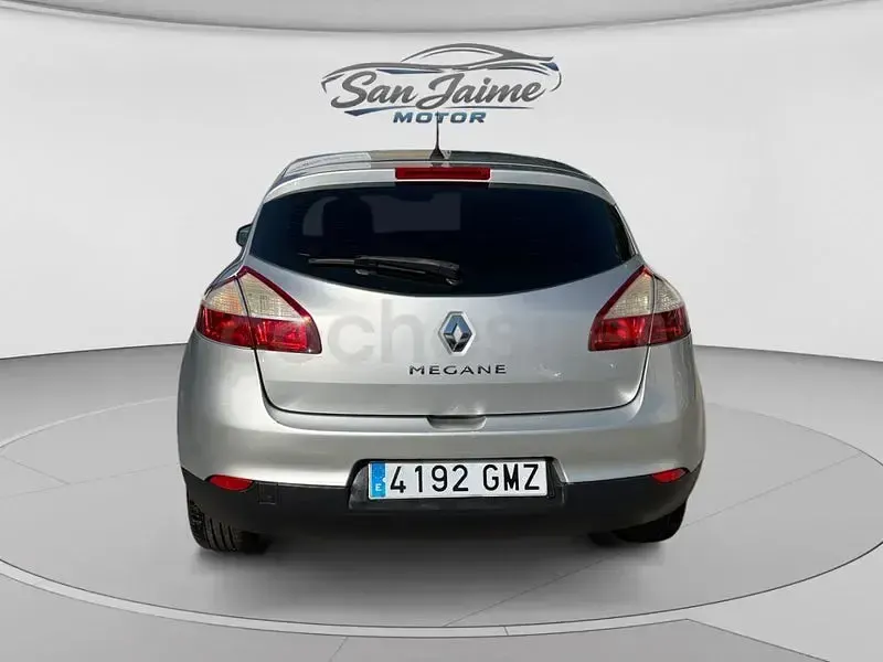 Usado Renault Mégane III Dynamique 110 CV (80 kW) 2009 Gris / plata Berlina