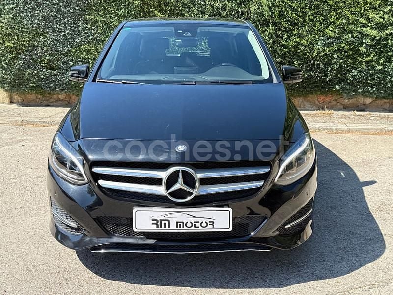 Usado Mercedes B180 122 CV (89 kW) 2016 Negro Monovolumen