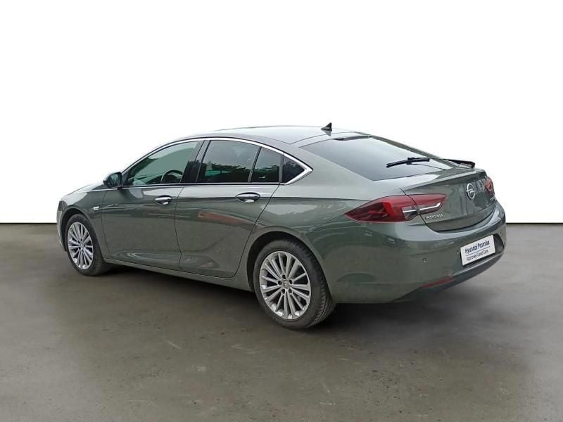 Usado Opel Insignia Innovation 136 HP (100 kW) 2019 Verde