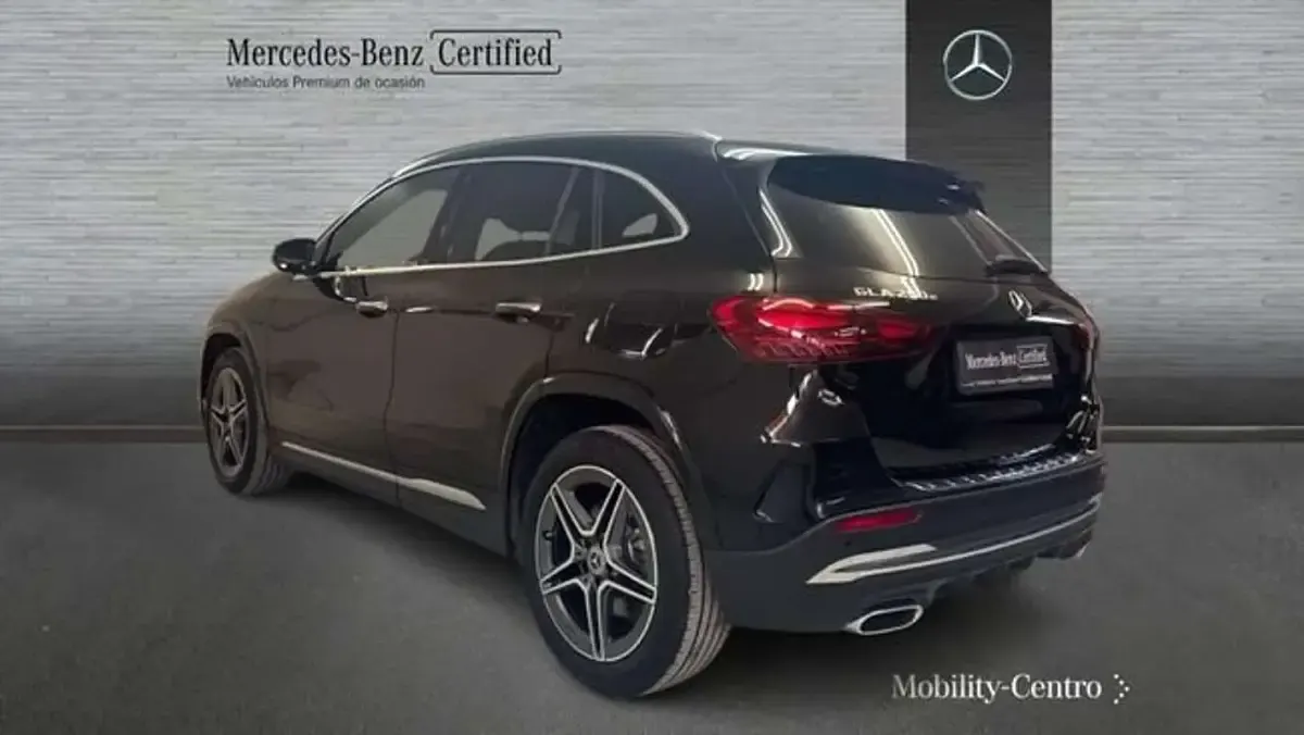 Usado Mercedes GLA250 165 CV (121 kW) 2025 Negro SUV