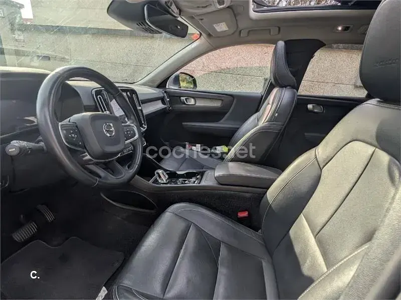 Usado Volvo XC40 190 CV (139 kW) 2019 Azul SUV